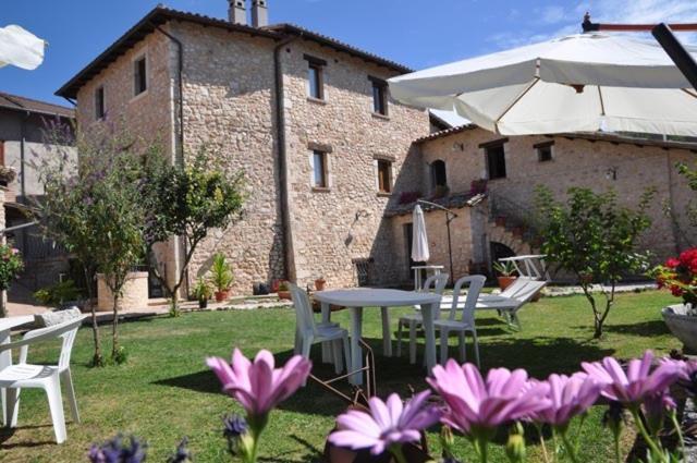 Gasthaus Il Casale Di Ginetto Cascia Exterior foto